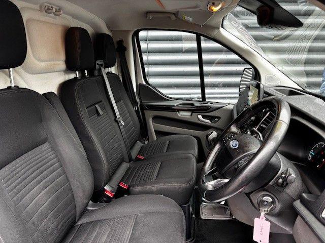 Ford Transit Custom image 13